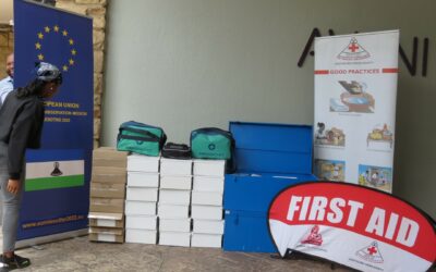 EU DONATES MEDICAL KITS TO LRCS